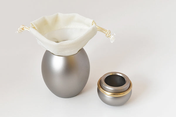 ミニ骨壷への「お骨の入れ方・分骨方法」について