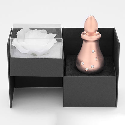 専用の化粧箱に入れてお届けします:お花付きの専用化粧箱は、そのままホスタを飾ってお使いいただけます。少しのスペースでもご供養できます。