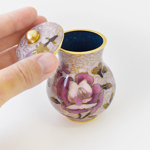 蓋はかぶせるタイプのため、スポンジ栓の中栓をお付けしています。: