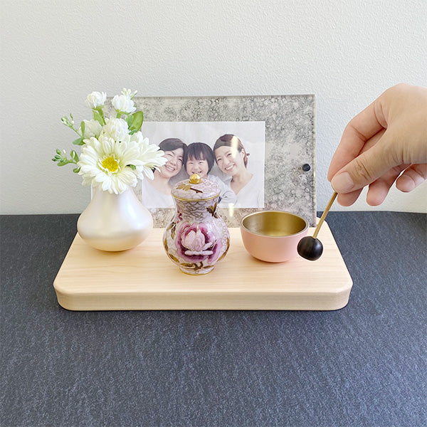 直射日光を避け、温度差があまりない安定した場所へ置いて下さい。: