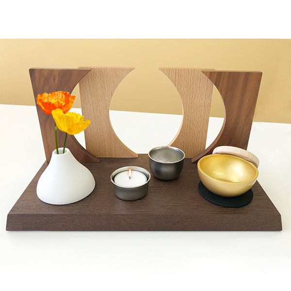 オールインワン仏具ポタリンと合わせて:生活の中に、故人に手を合わせる場所が欲しい。そんなご遺族のお声から生まれたお洒落なステージ。