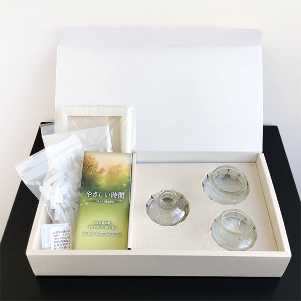 ミニ仏壇セット|火を使わないお仏壇 やさしい時間・祈りの手箱(セントスケープセット)ホワイトブーケ付(日本製)