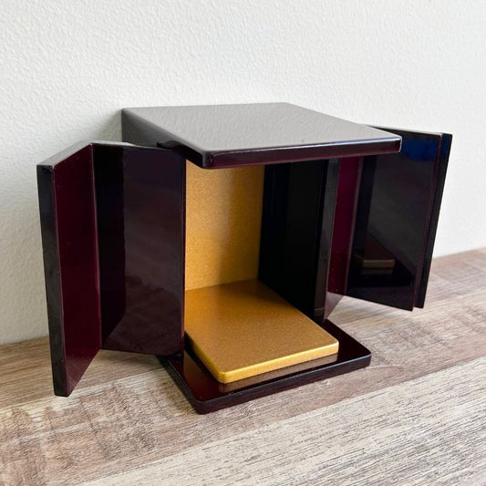 ミニ仏壇|祈りの小箱・茜 厨子タイプ小(日本製・漆仕上げ)