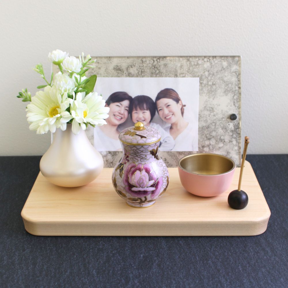 使用例 ※おりん、骨壷、花瓶、花は別売