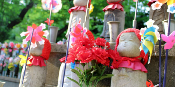 押さえておきたい！お墓参りの5つのマナー