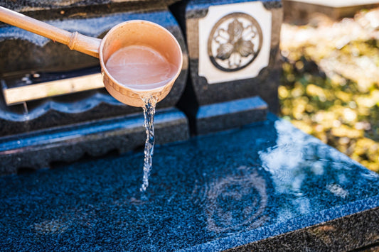 「守る」と「手放す」の狭間で、二つのお墓の重圧から解放へ