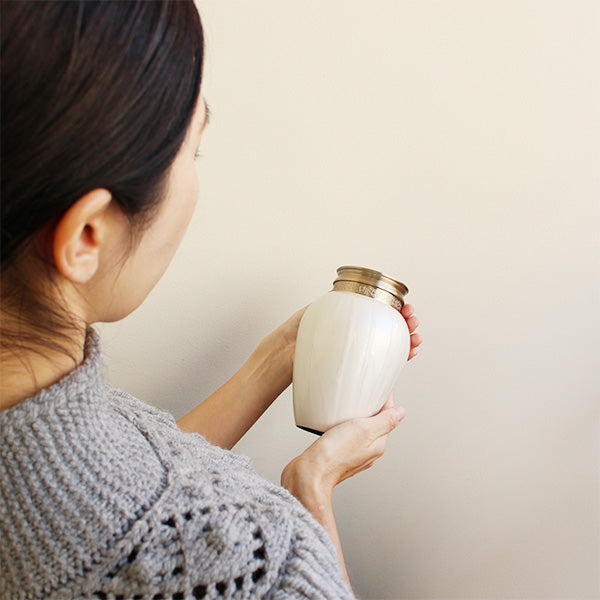 重さ665g 　しっかり重さを感じることができる重さです。