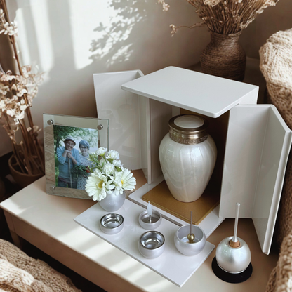 位牌が入るミニ仏壇・祈りの小箱大・卯の花（仏具とおりんセット）厨子タイプ・日本製・名入れ無料