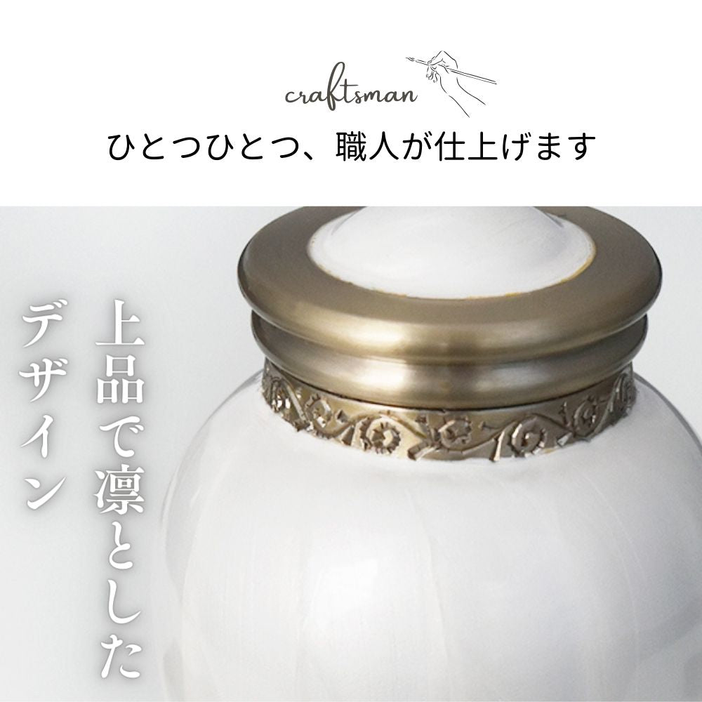 職人が仕上げる上品で凛としたデザイン。