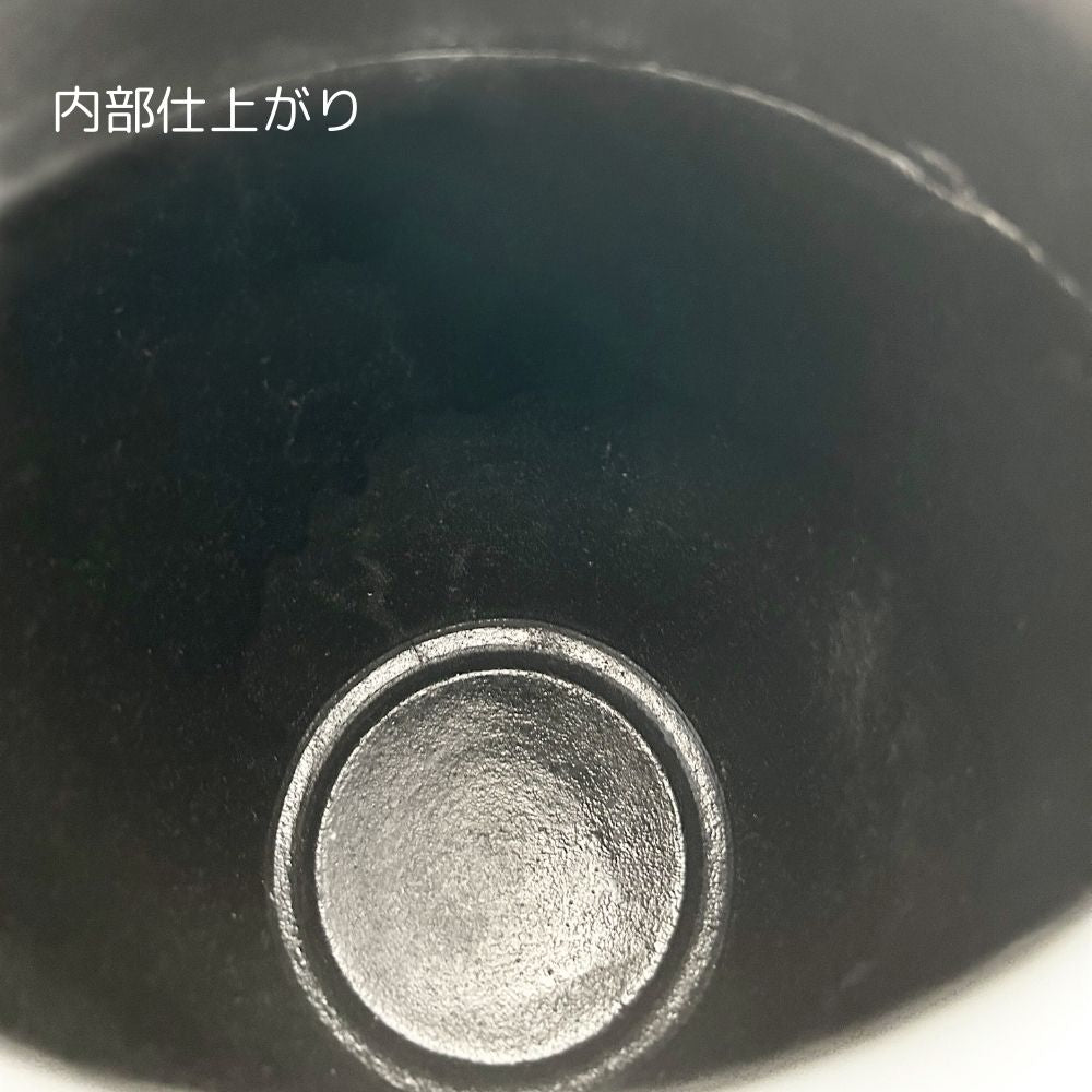内部仕上がり。色はグレーがかった、落ち着いて眠れるような、色合いです。