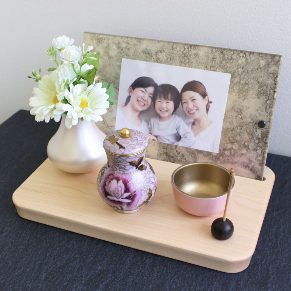 使用例　※おりん、骨壷、花瓶、花は別売