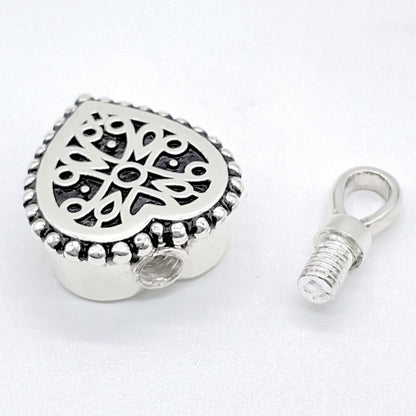 工具などを使わなくても簡単に開けられます